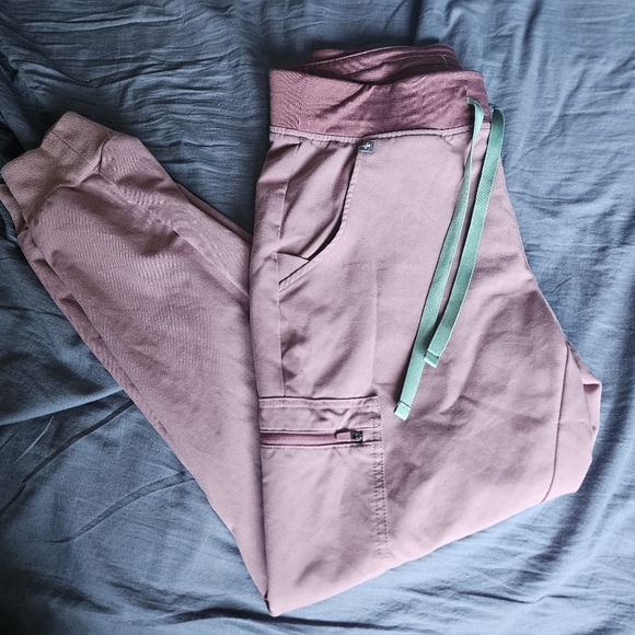 Mineral Mauve Figs Set-XS Top, SM Pant - Picture 7 of 10